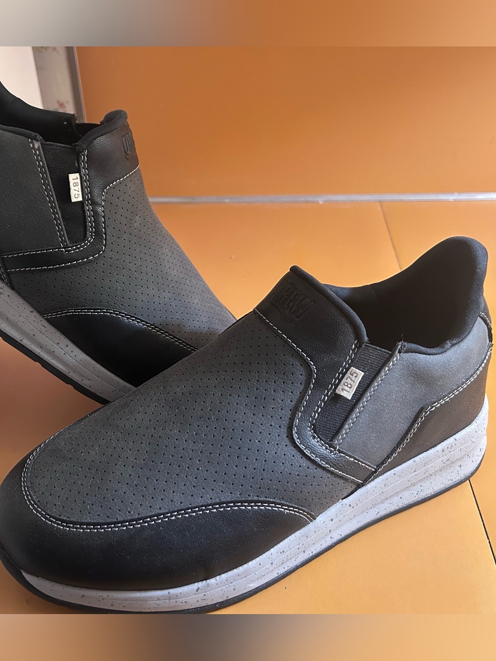 DREW Caleb Men's Slip-On Loafers, Gray & Black No hands diabetic, 10.5 6E